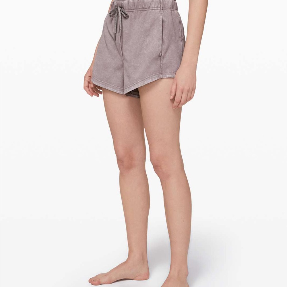 Lulu inner glow shorts